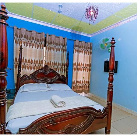 Royal Lake View Gardens Kampala Exterior foto
