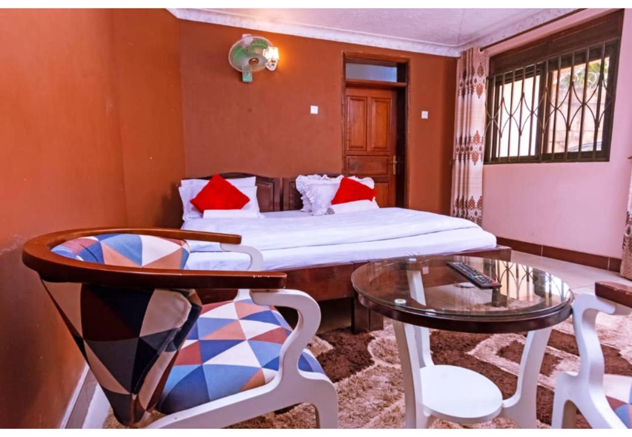 Royal Lake View Gardens Kampala Exterior foto