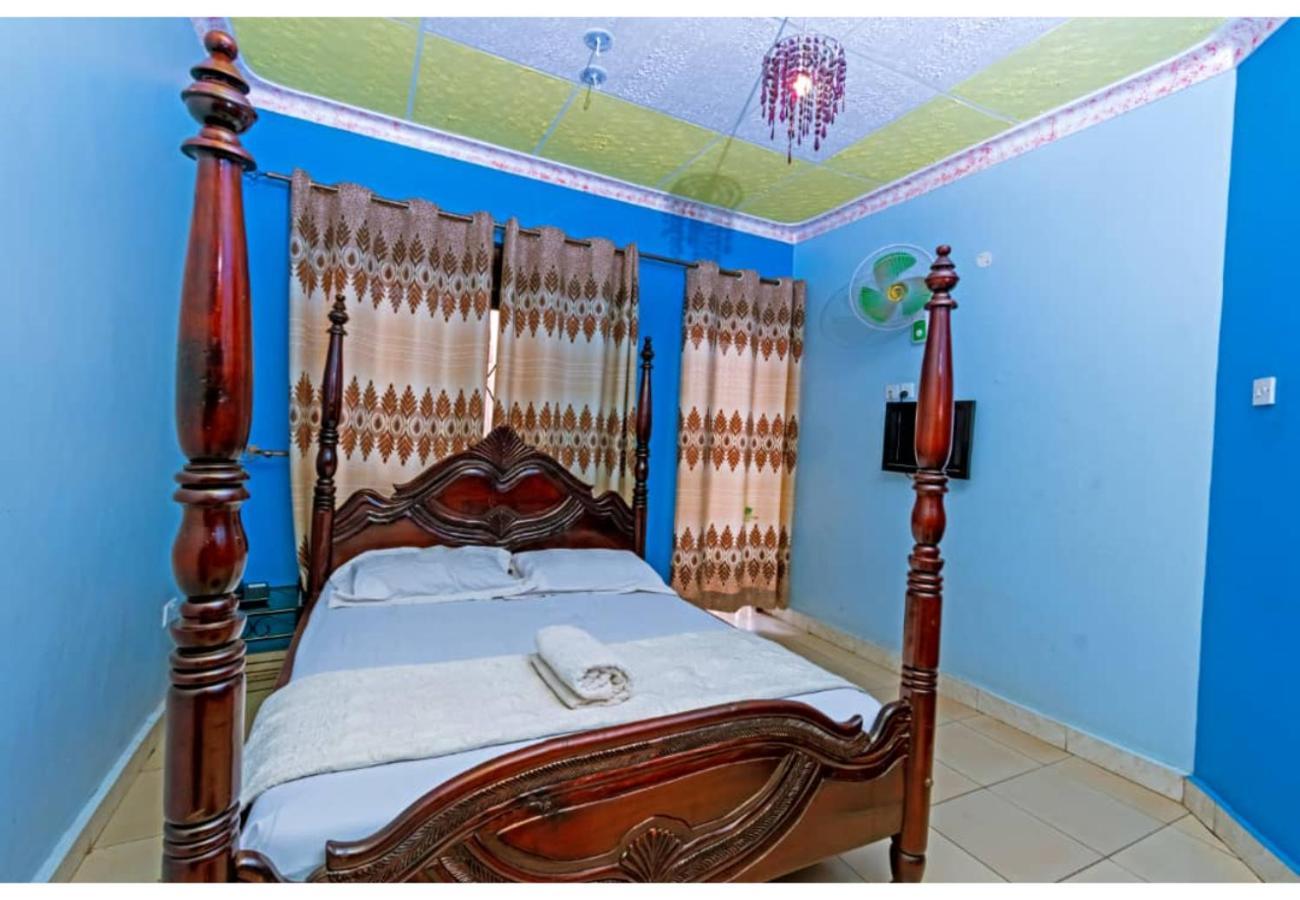 Royal Lake View Gardens Kampala Exterior foto