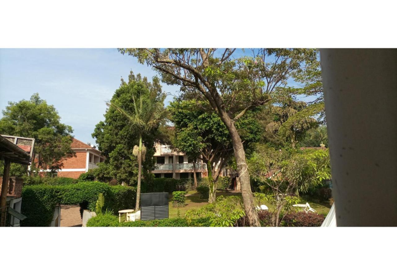 Royal Lake View Gardens Kampala Exterior foto