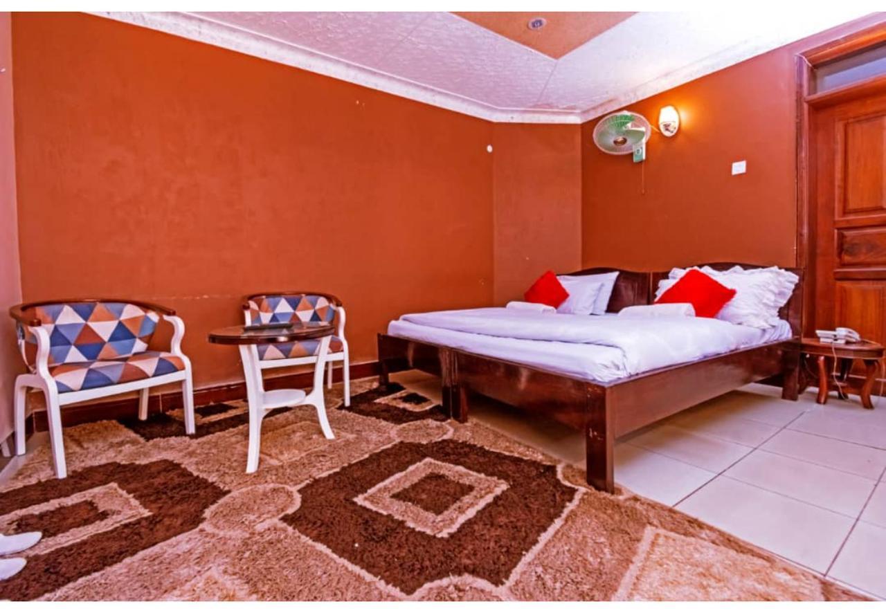 Royal Lake View Gardens Kampala Exterior foto