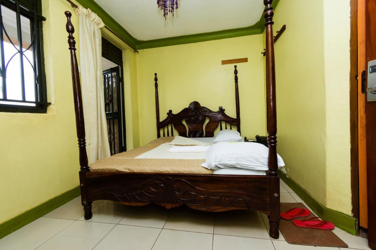 Royal Lake View Gardens Kampala Exterior foto