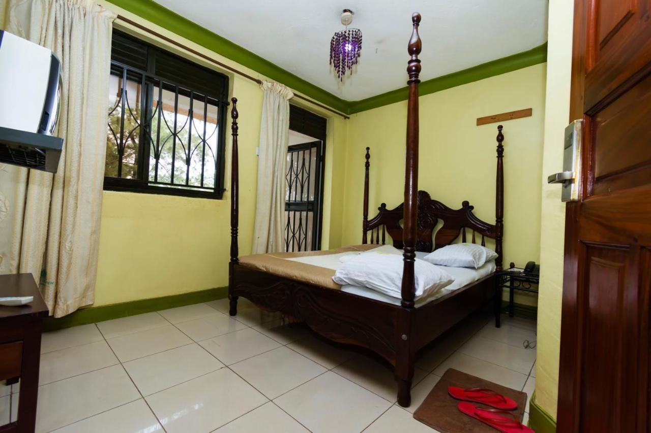 Royal Lake View Gardens Kampala Exterior foto